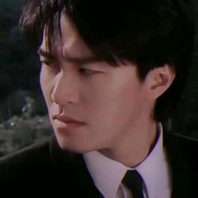 枫叶多情无用