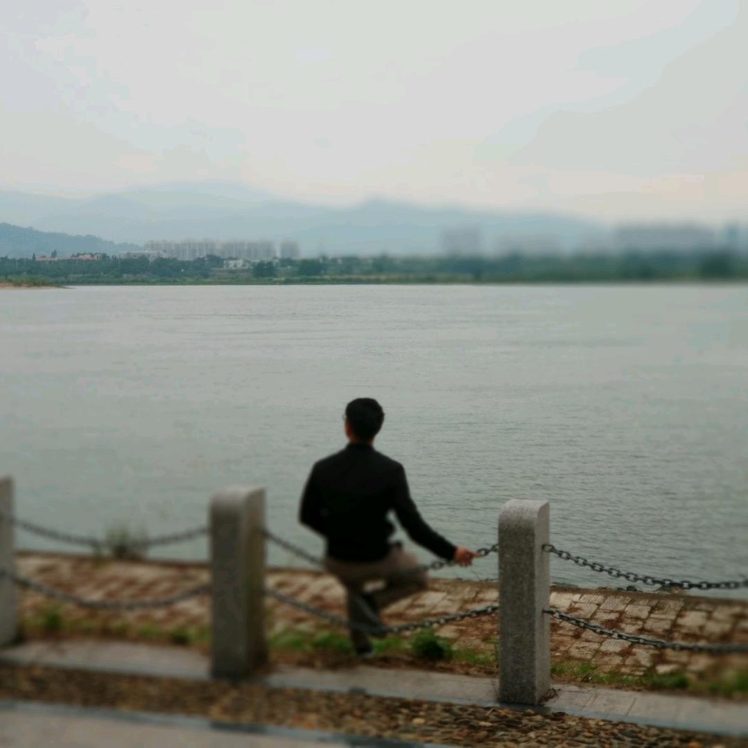 喜欢旅行的行李箱