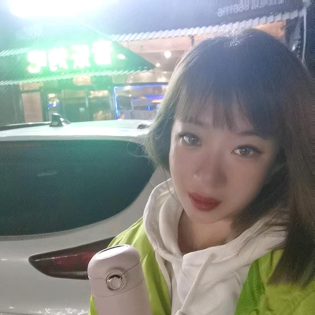 曲大曼  海拉尔半吨姐妹音乐烤吧