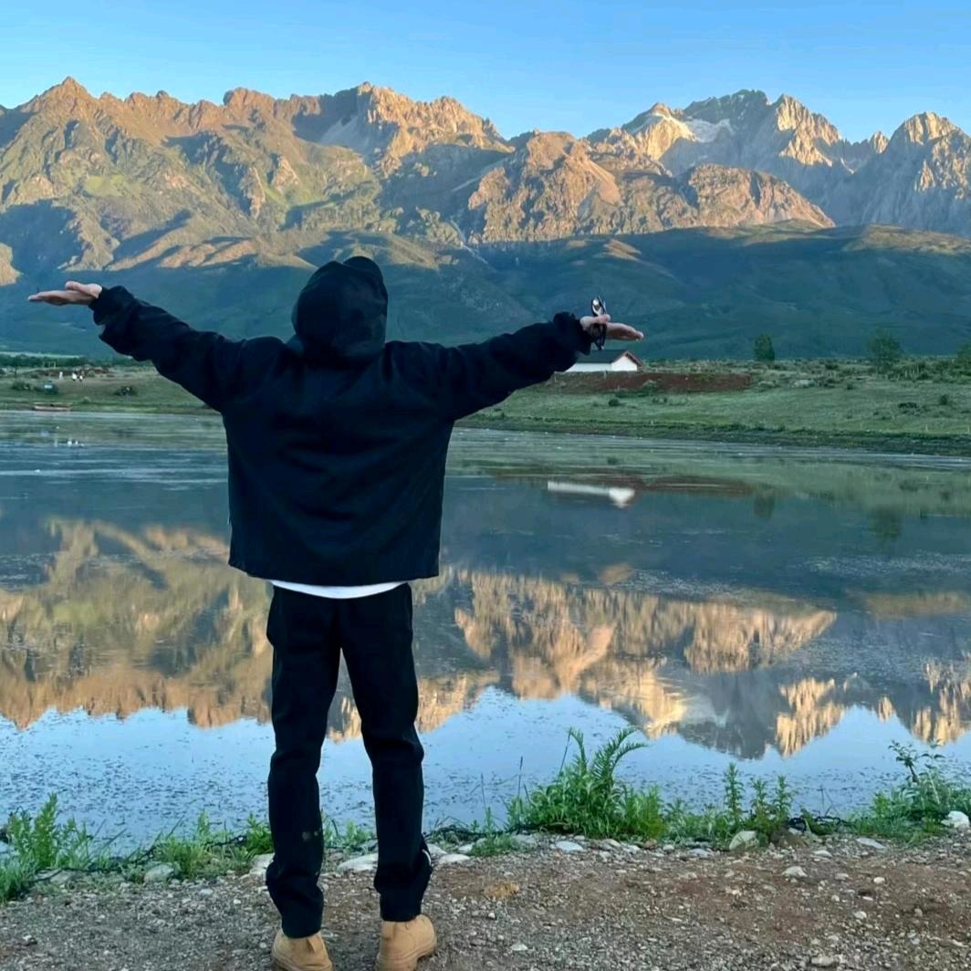 宇文拓🐯⁹⁹⁸（明恋爱师王擎版）