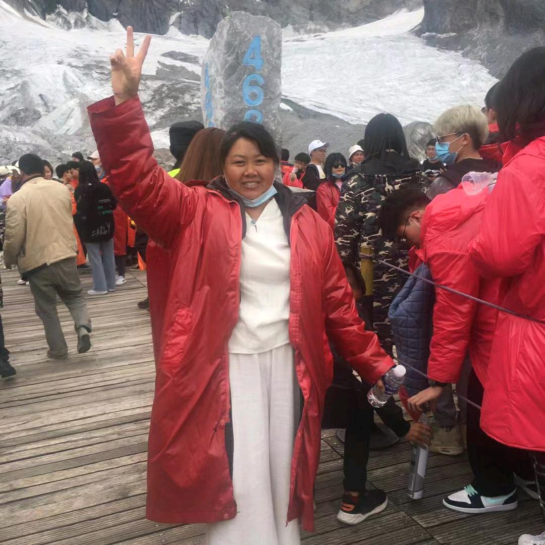 金沙做家具的小秀秀