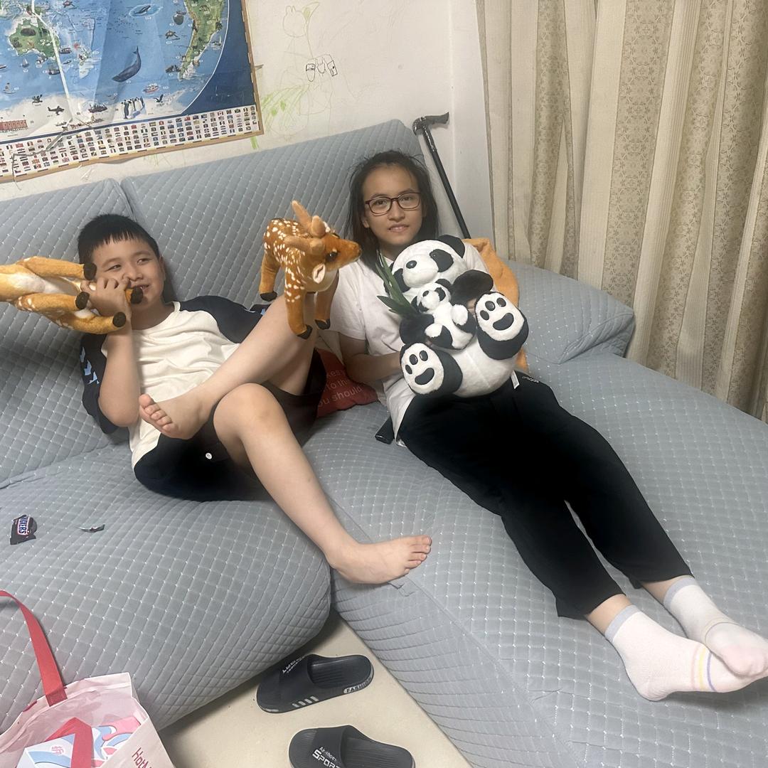 萌萌和苗苗
