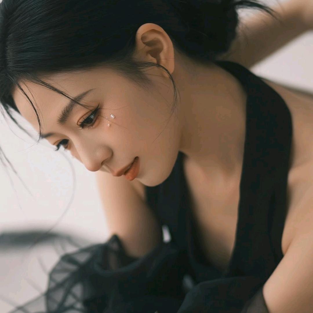 FLOVE梨涡❤️岁记