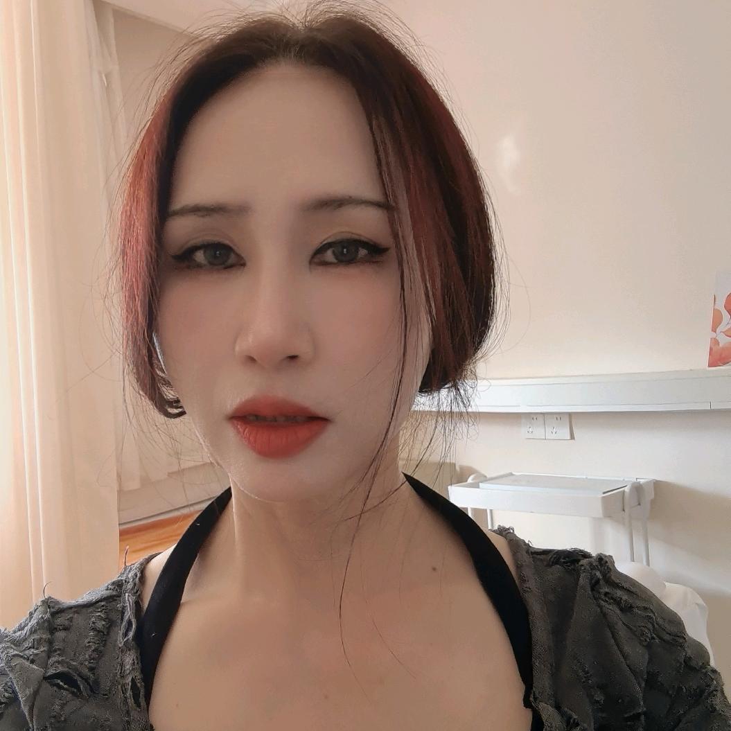 喀什徒手面雕玉洁