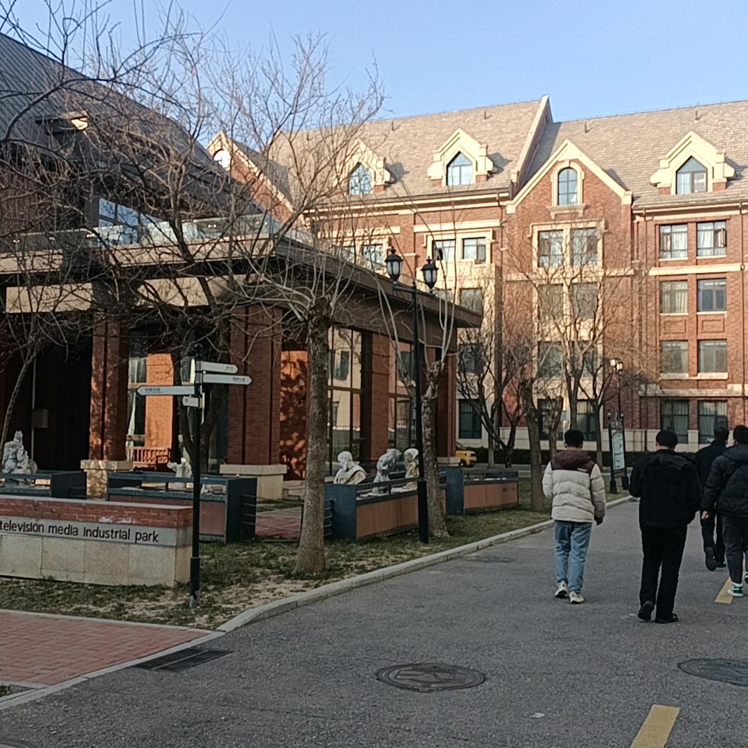雾绕空山