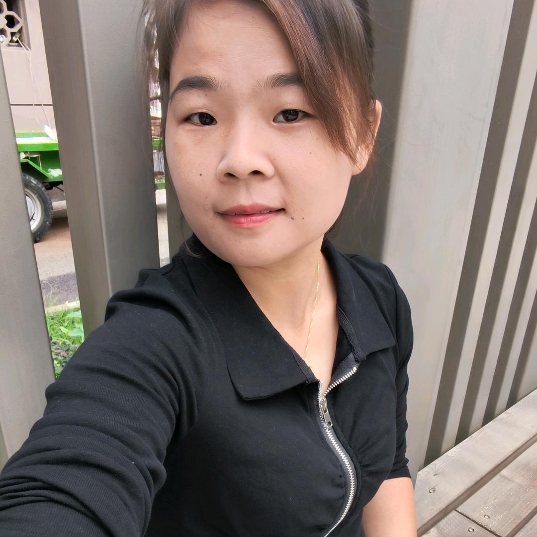 张曼丽