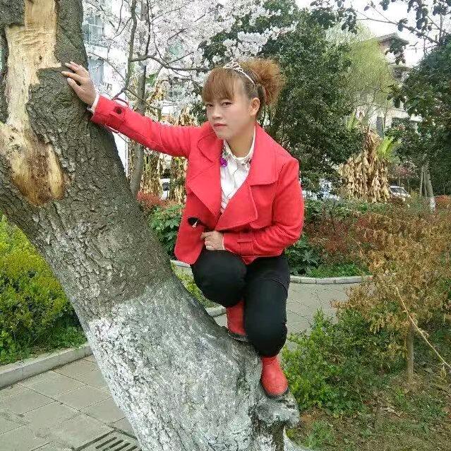 熊启芬，只会在心里偷偷的哭啊  ，