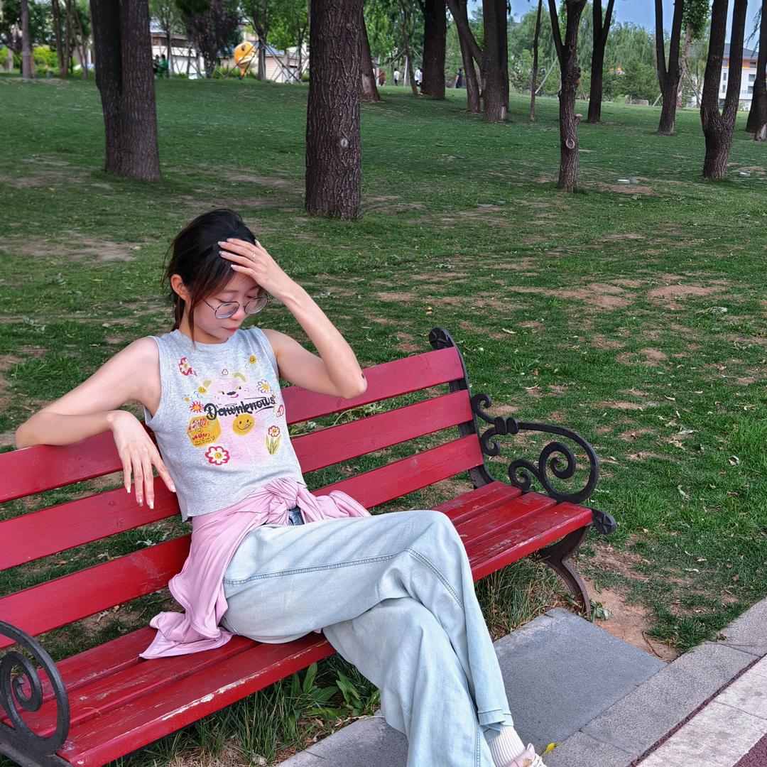 00后不当老师卖窗帘