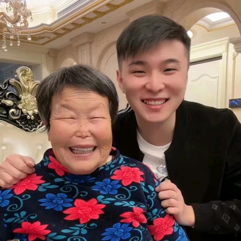 HS    妮✨⁹⁷³³