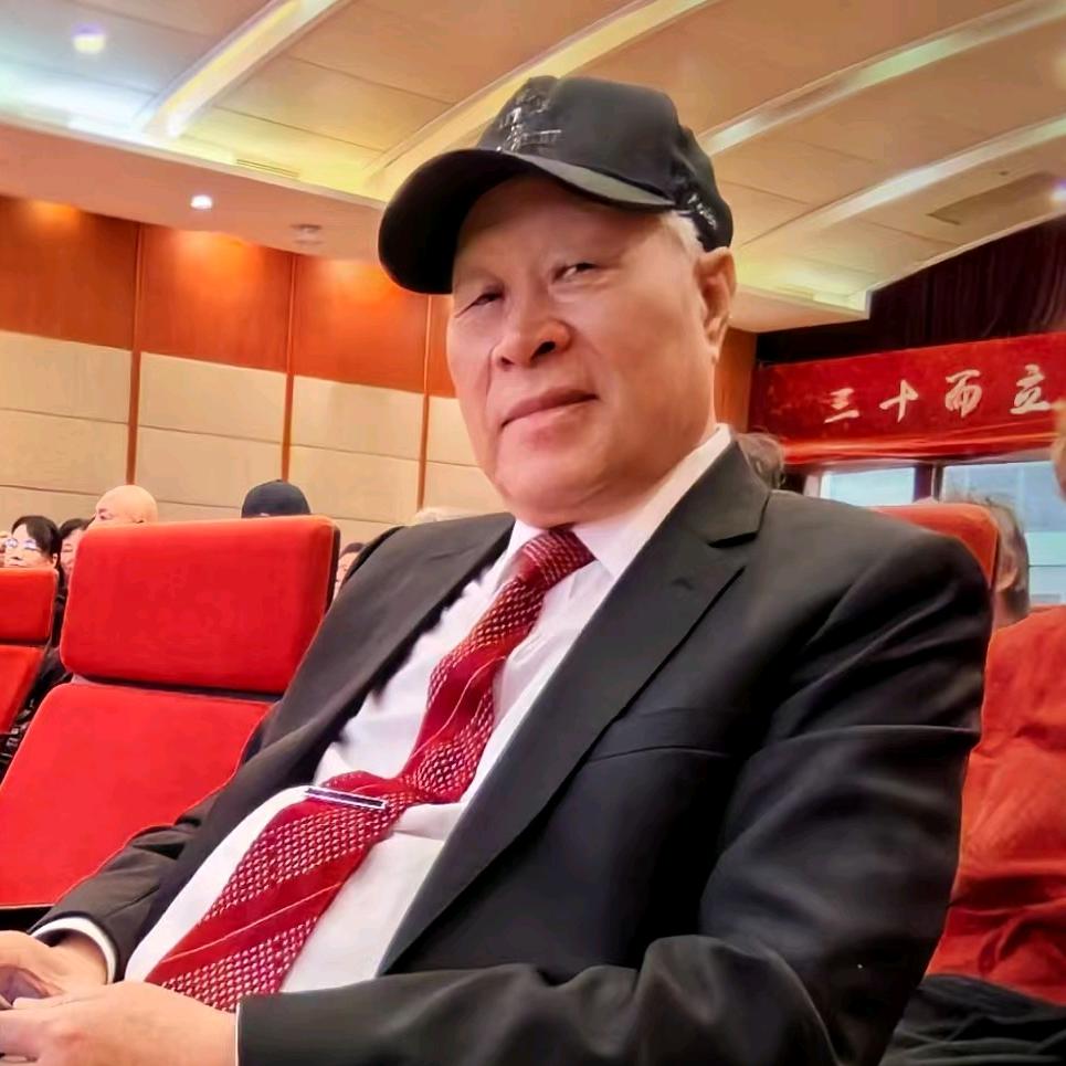 音乐🎶点亮生活，《老杨自得其乐》