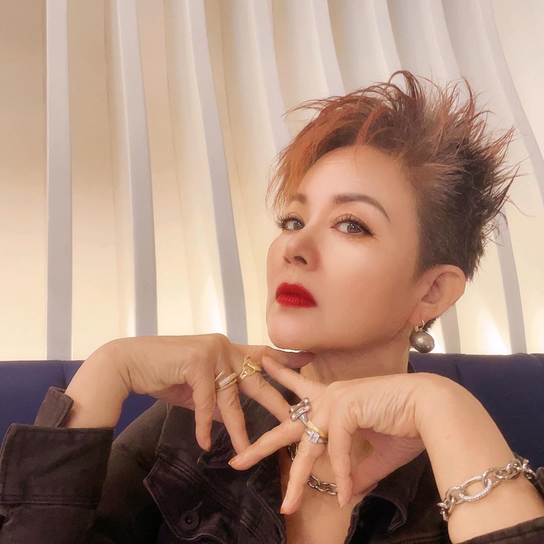 艾米丽的姥姥（不熟拒私聊）