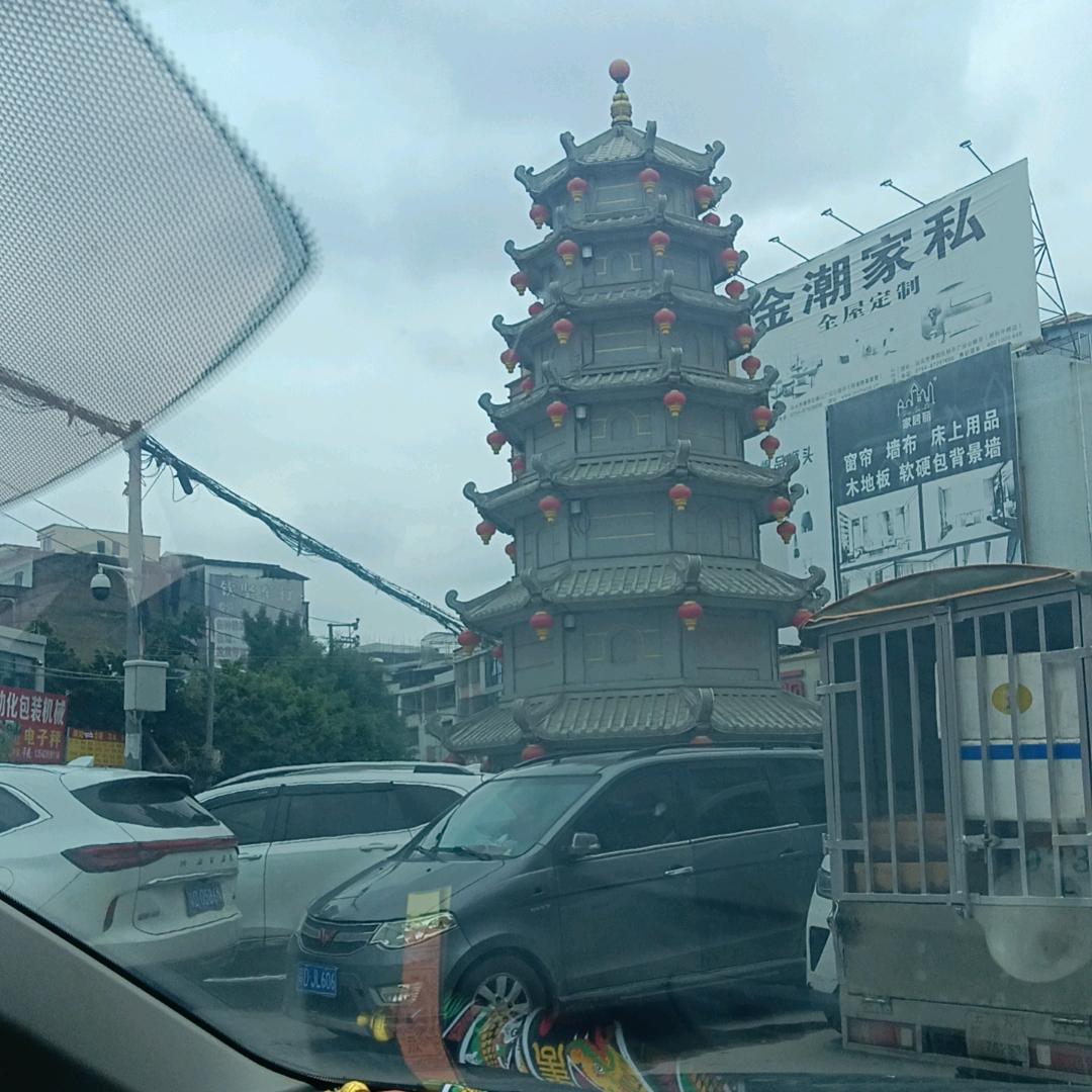 亮仔，江哥