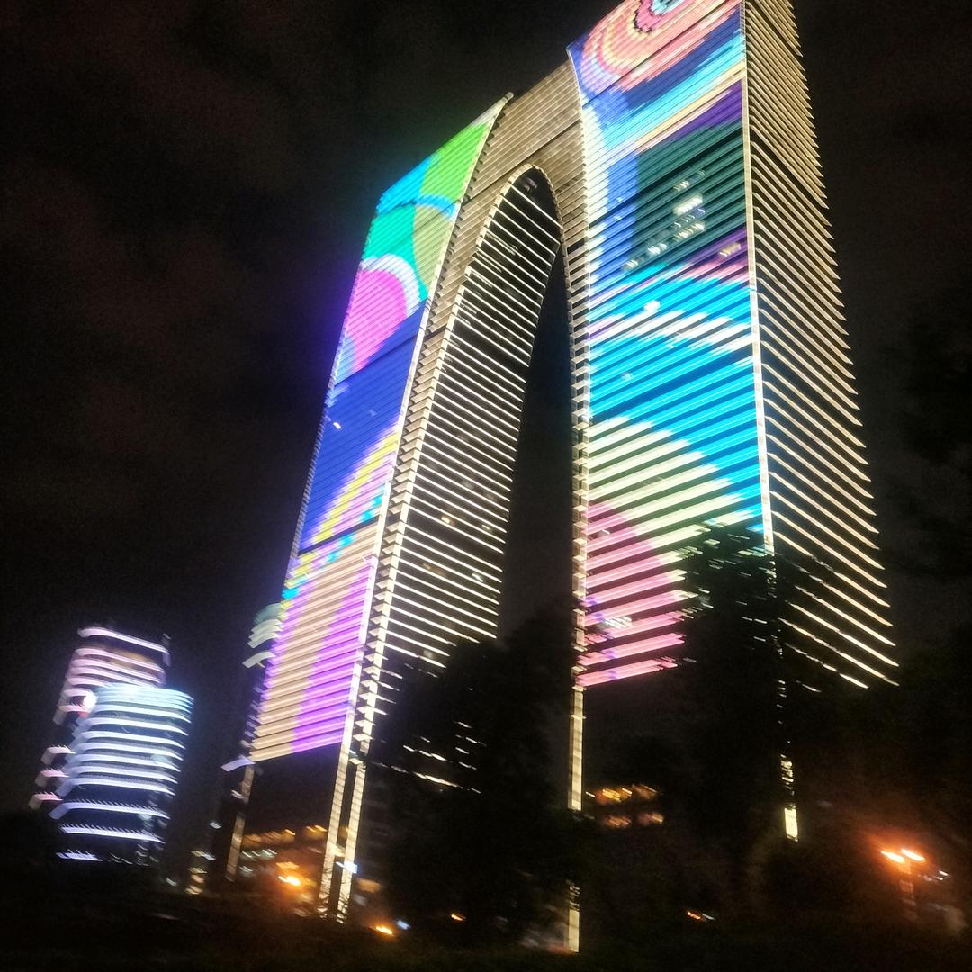 水深不语，人稳不言
