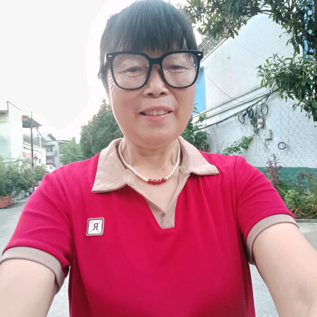 辉姐（每天下午2-3点直播）