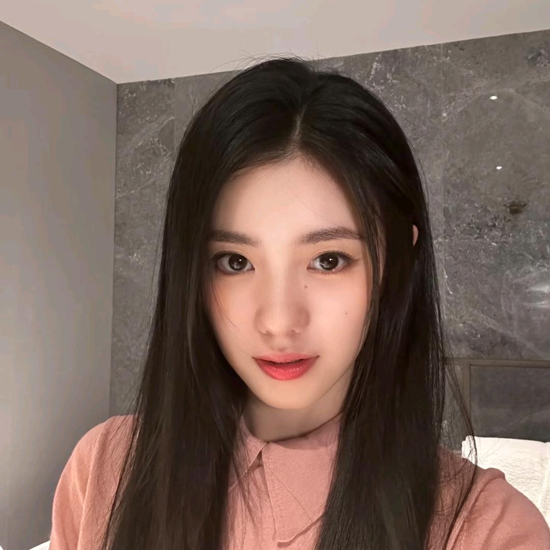 大筷子夹豆腐