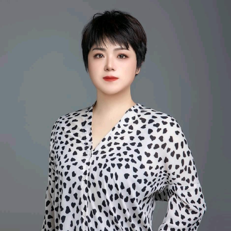 美时候身材管理师墨墨