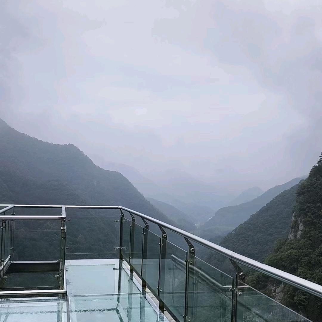 山青水绿