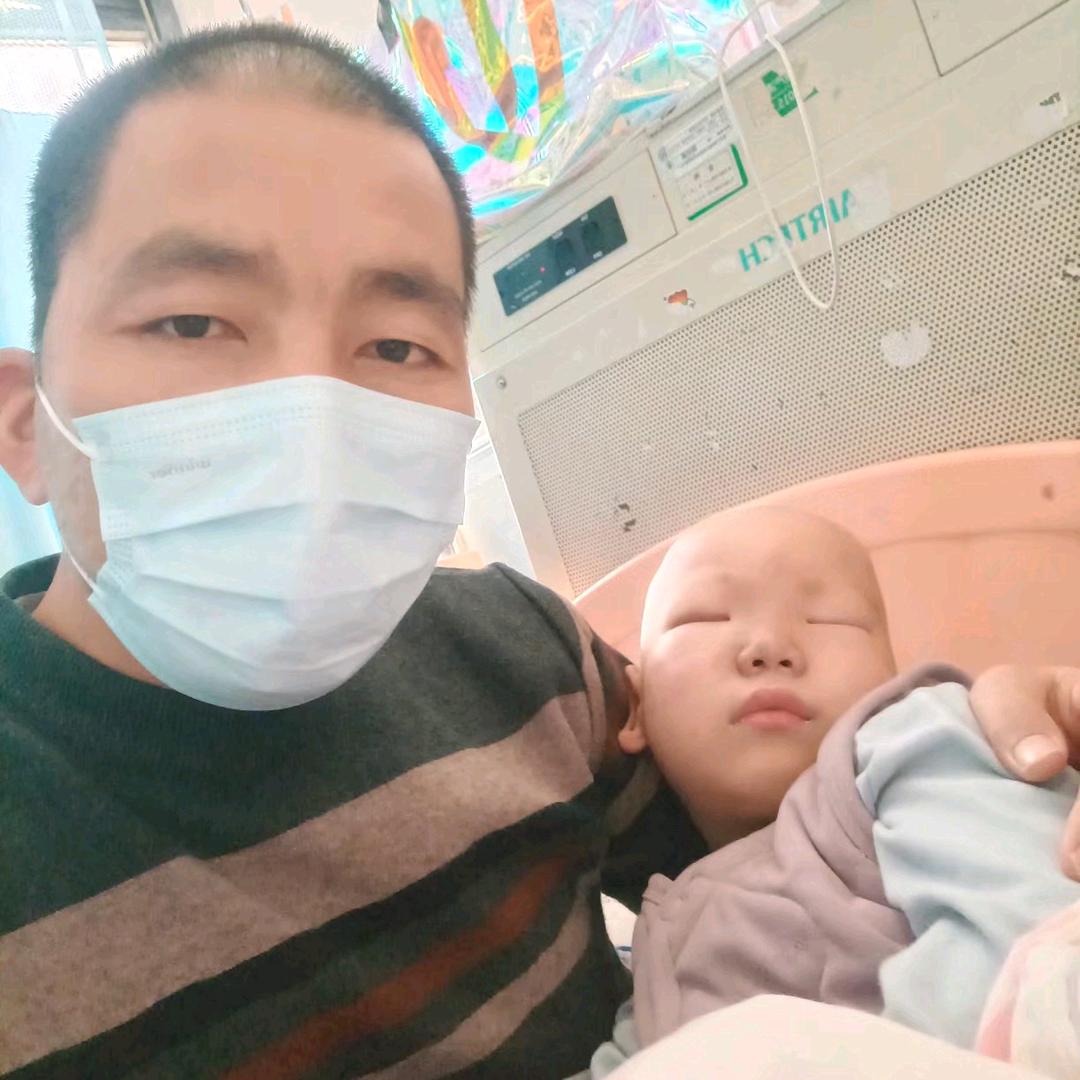 无能父亲直播挣钱救儿