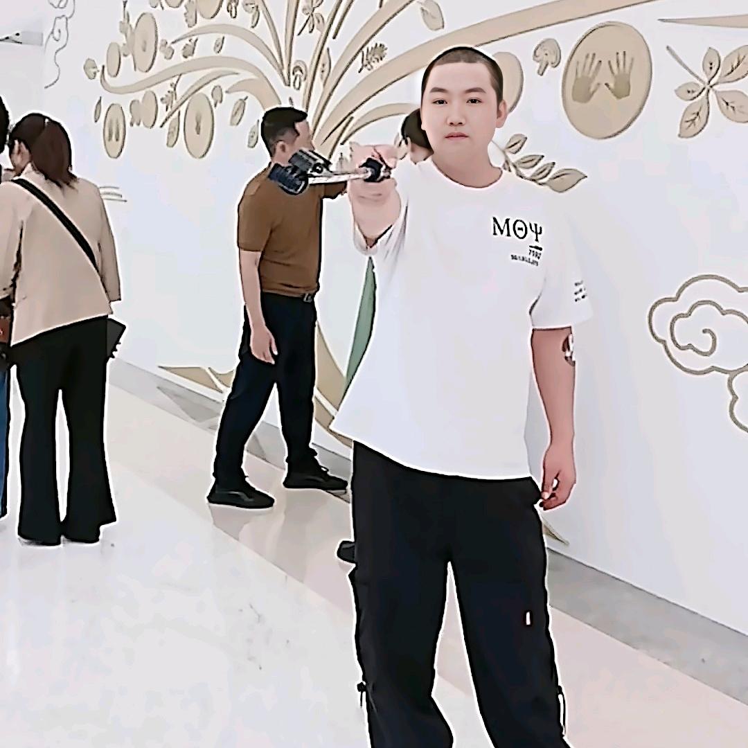 杨三哥孤独为伴