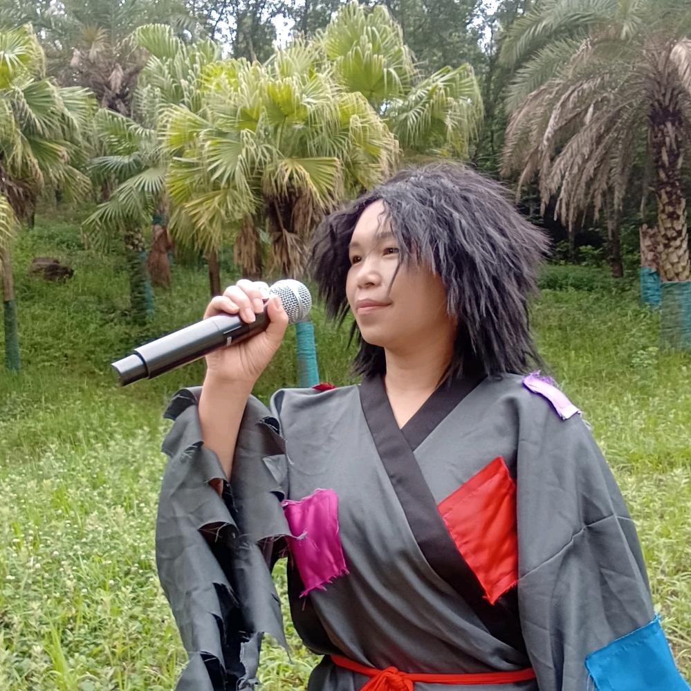 疯霸燕儿  (唱歌深情演绎）