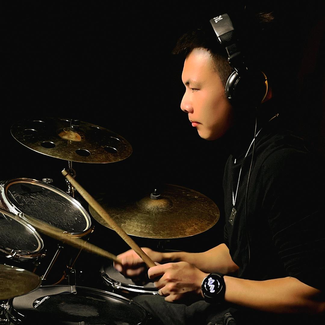鼓手Devin