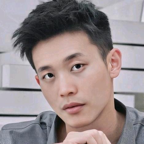 解忧店老板霸天哥