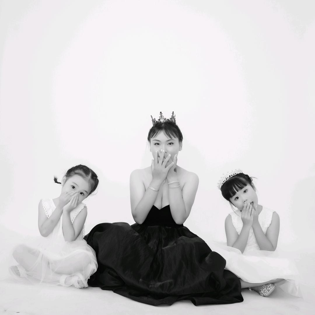 ᥫᩣ🐍₂₀₀₁颜℘࿐ᩚ