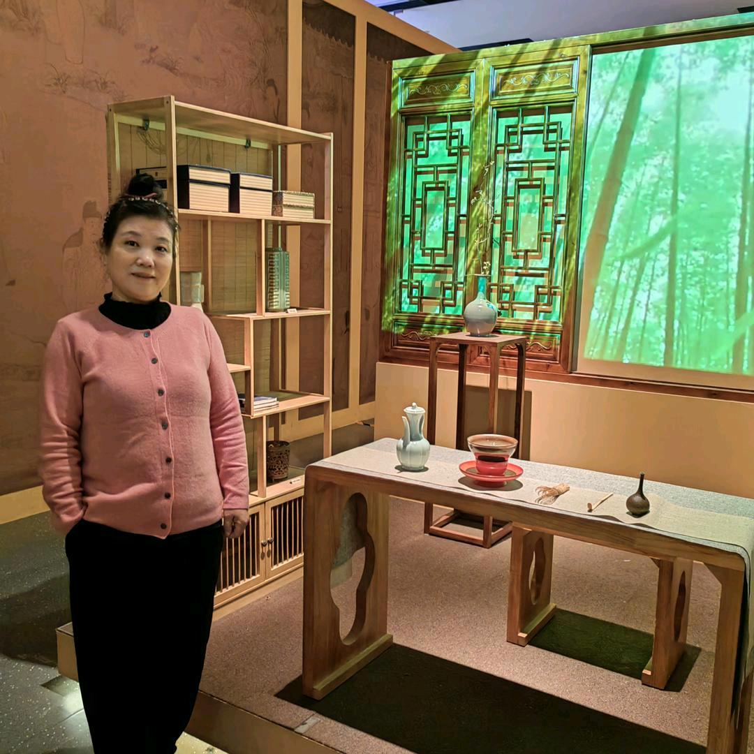 莲妮