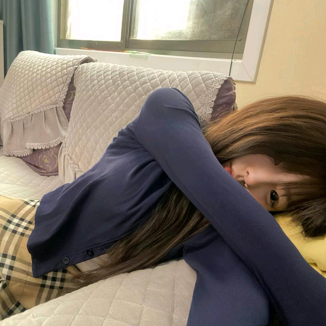 比iPhone还要疯的女人头像