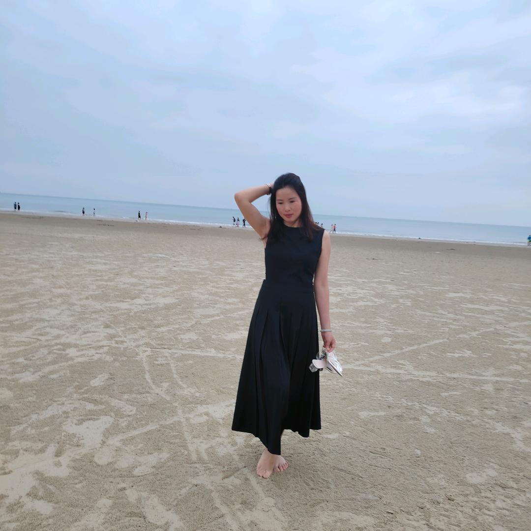 心有山海，静而不争。