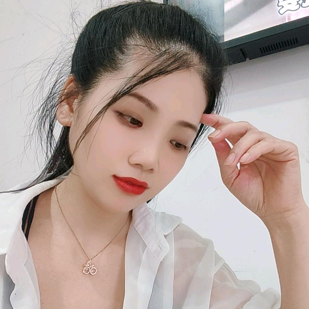 彳静静（橱窗营业中👈👄🍭）