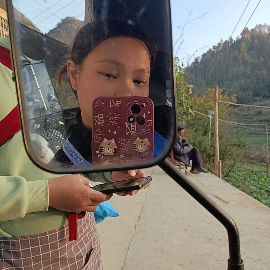 是小张蜜蜂🐝吖