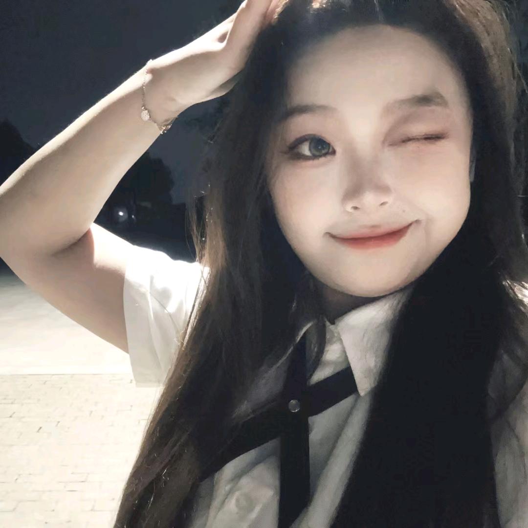 超级大美女🐋佩小奇