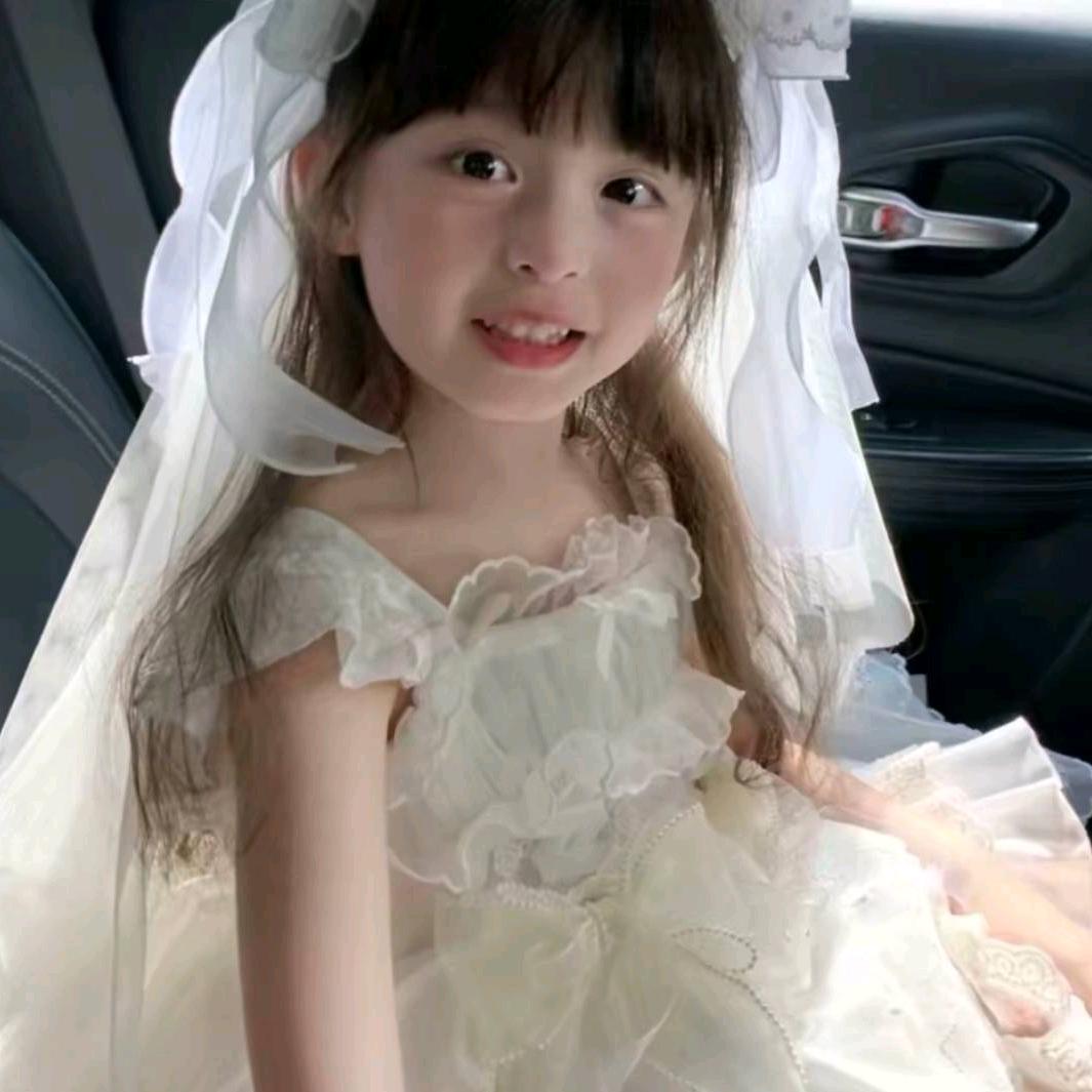 幸运自律美丽聪明健康有钱厨艺好的可爱女人