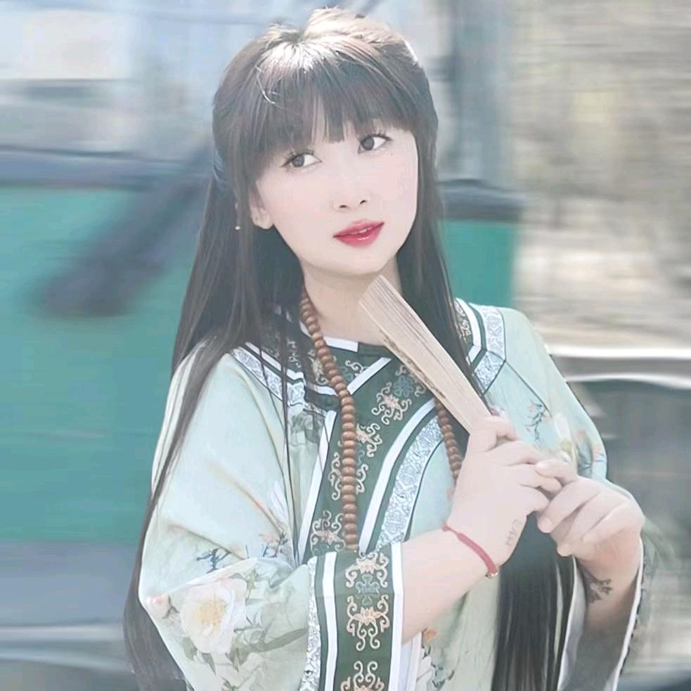 一个肉墩墩😊