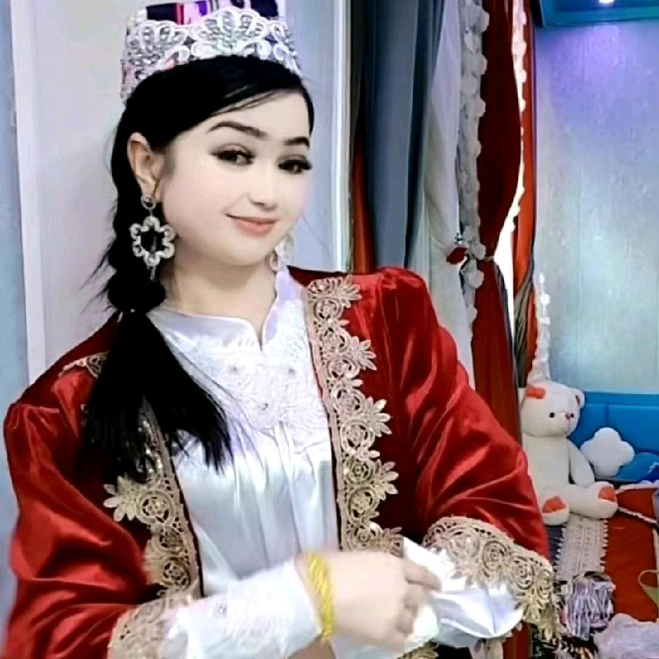 safiya服装设计师