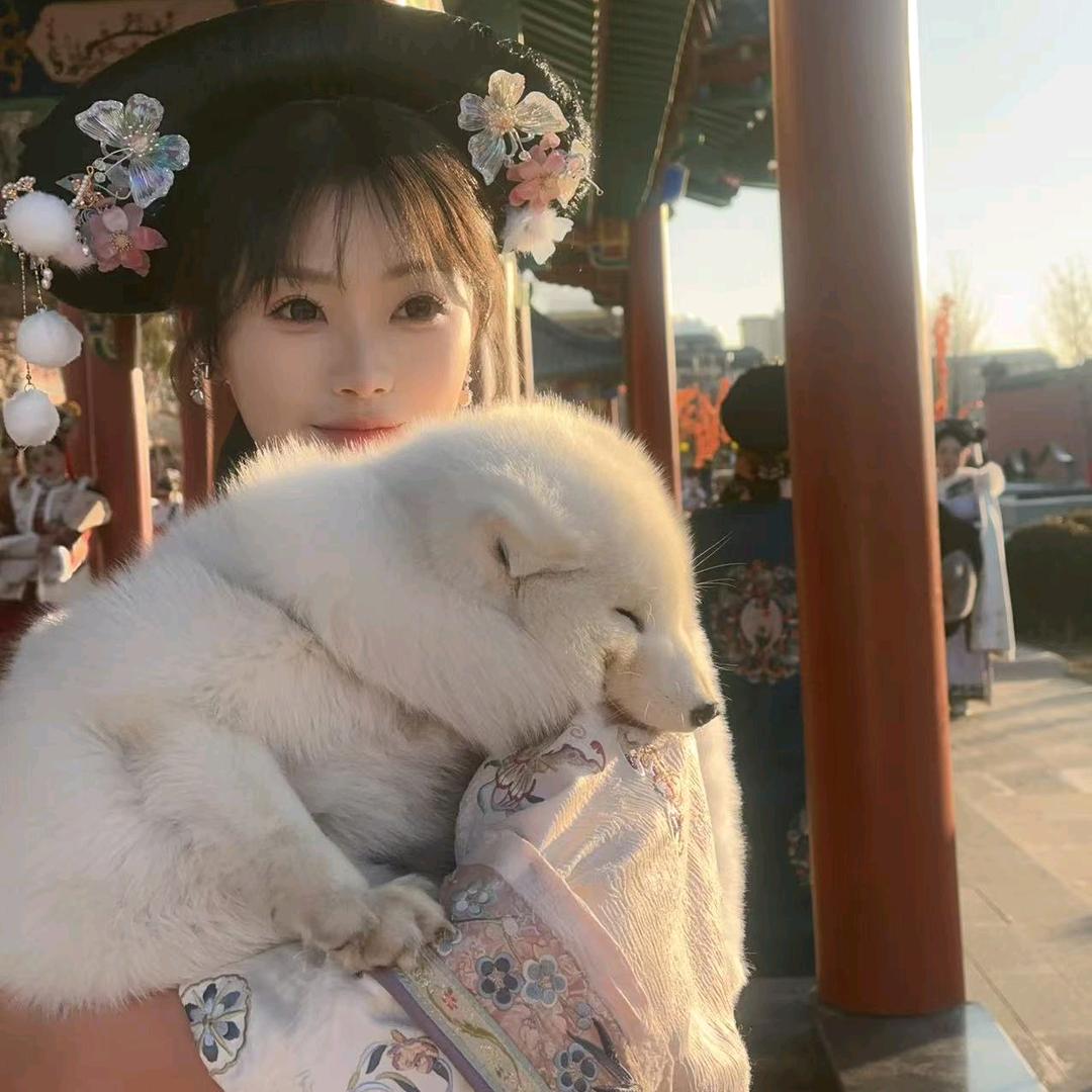 荣荣
