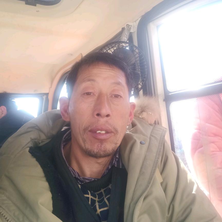 于洪奇