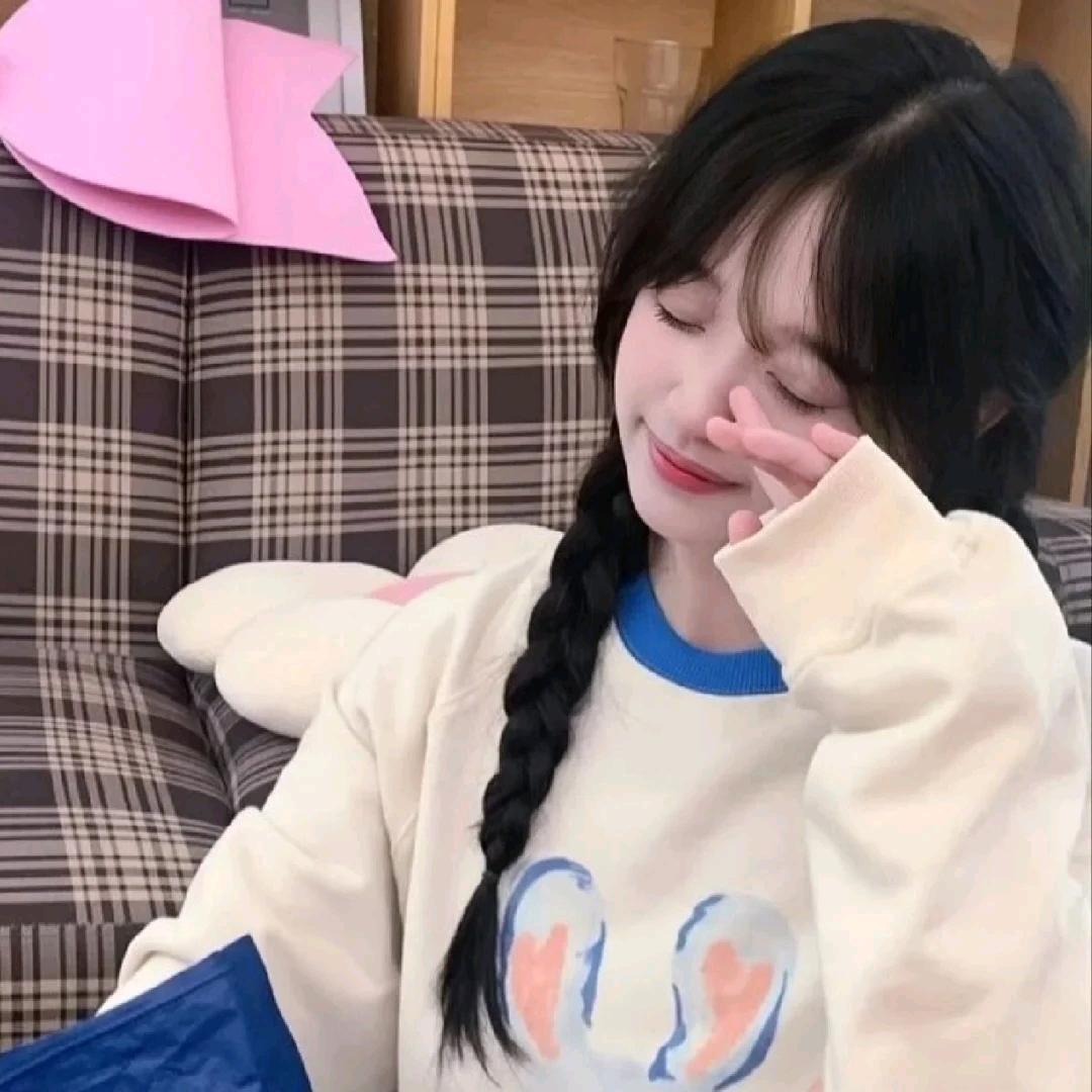 温馨萌妹子