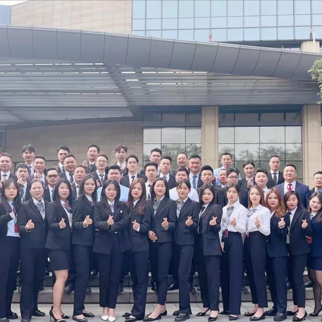 文能提笔安天下，武能上马定乾坤