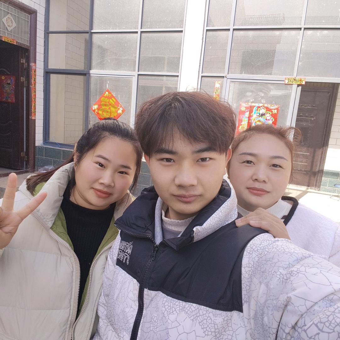 爱笑的女生       运气不会差