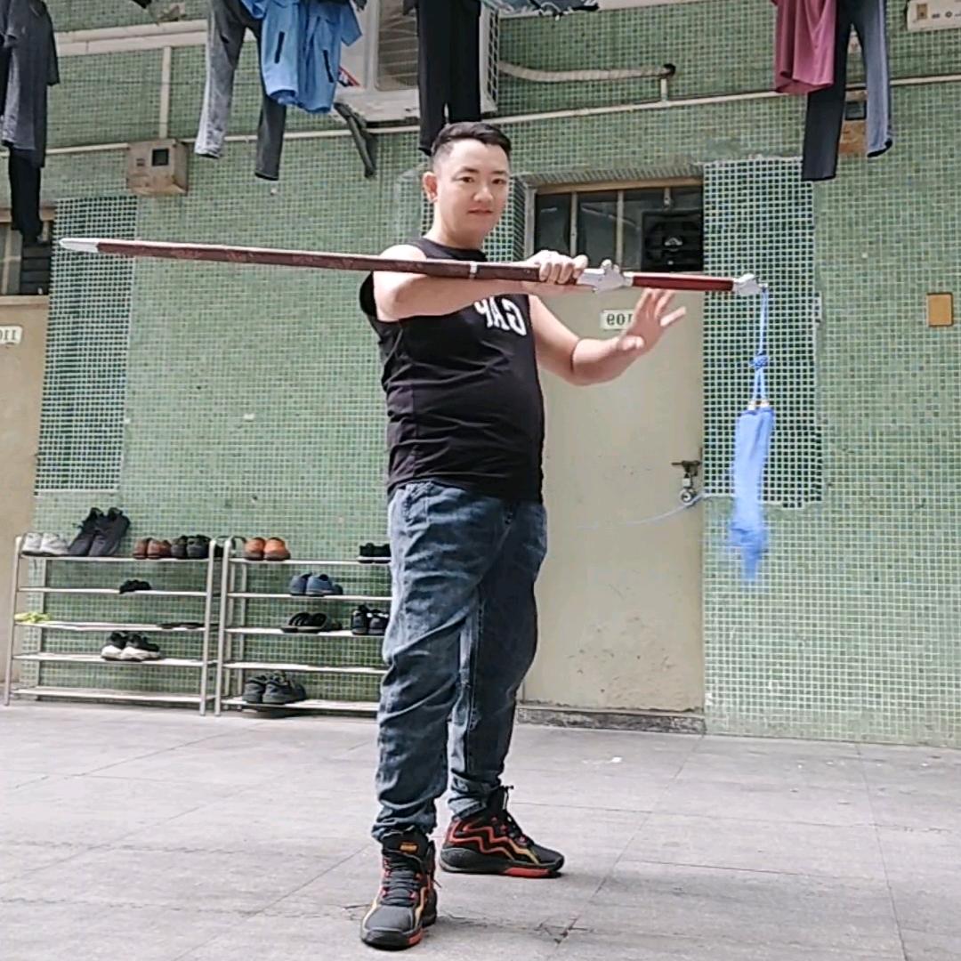 雄心壮志飘四方