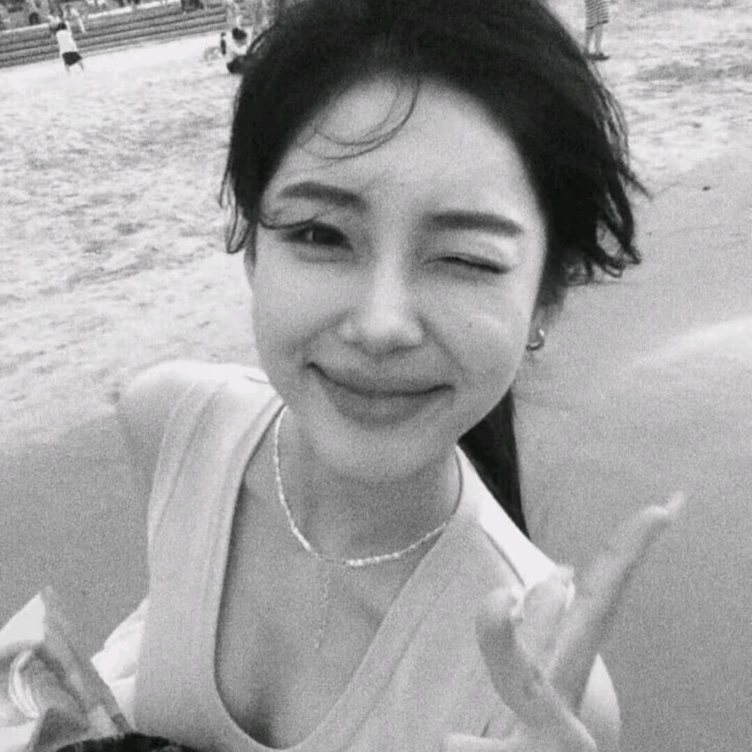 女主角.