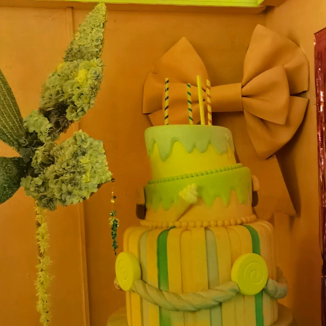 大红裤衩高高挂