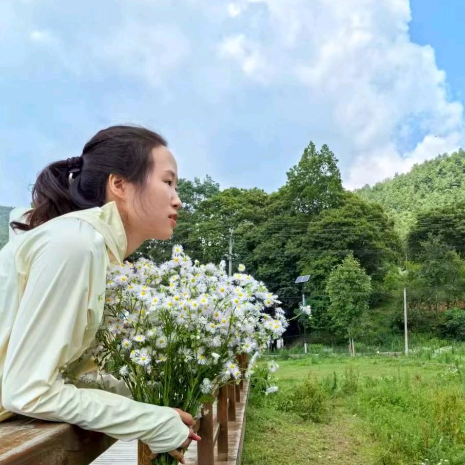 山咔咔☀️詹幺妹
