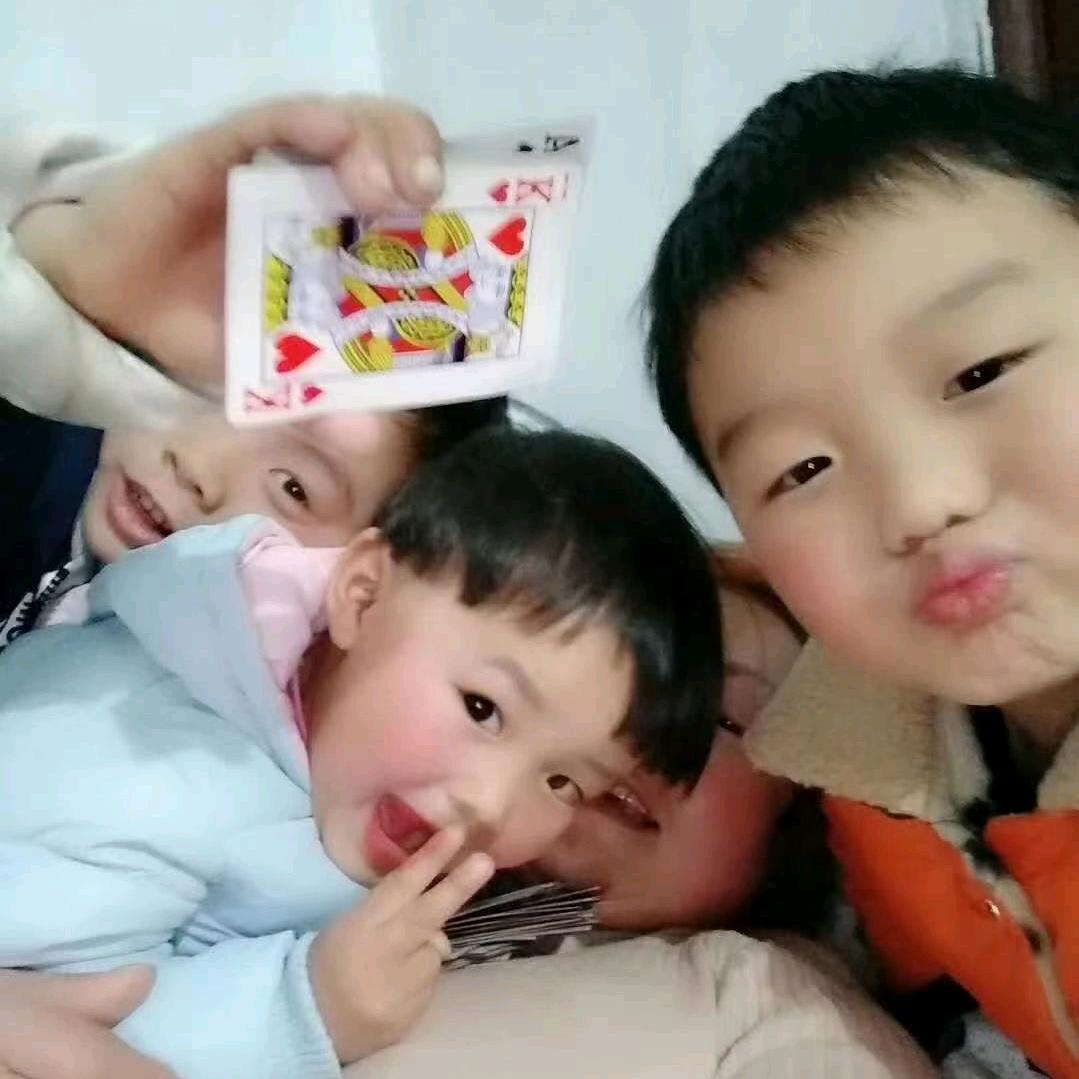 杨明英