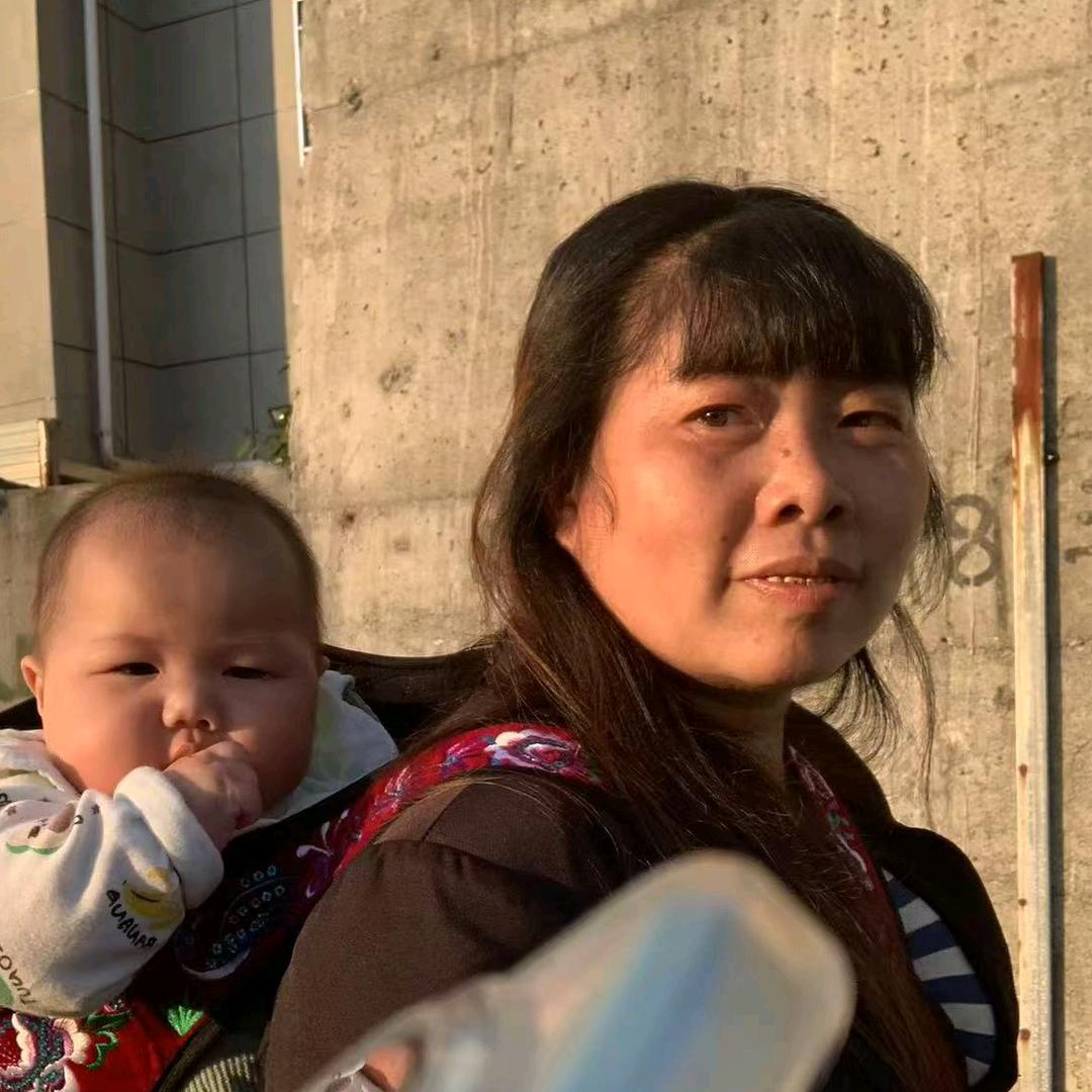 小余我家有四千金一个少爷