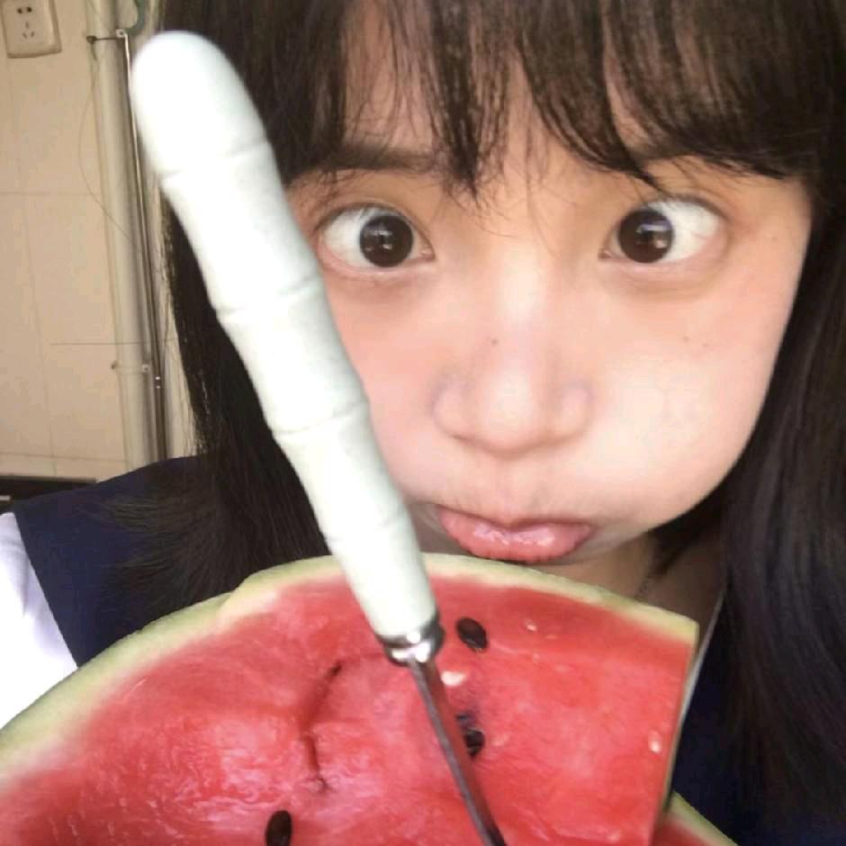 美艳长腿母蟑螂