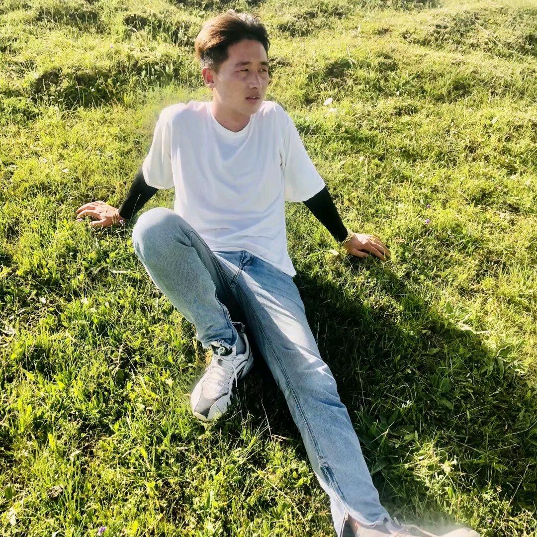 ╃ノ╲，男λ╯