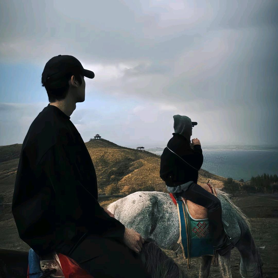 阳光灿烂开心大男孩